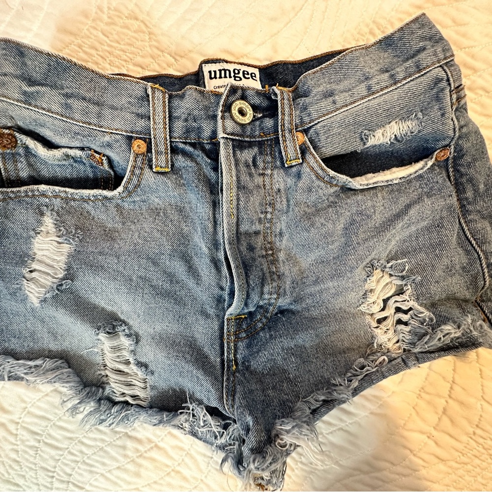 Umgee woman’s Jean shorts, size 26